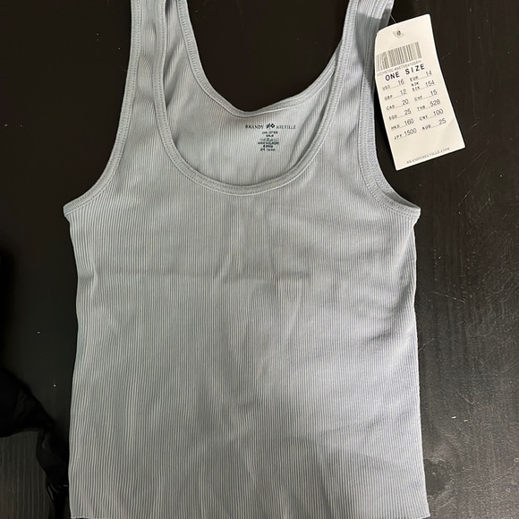 Brandy Melville Tops - Brandy mellville tank